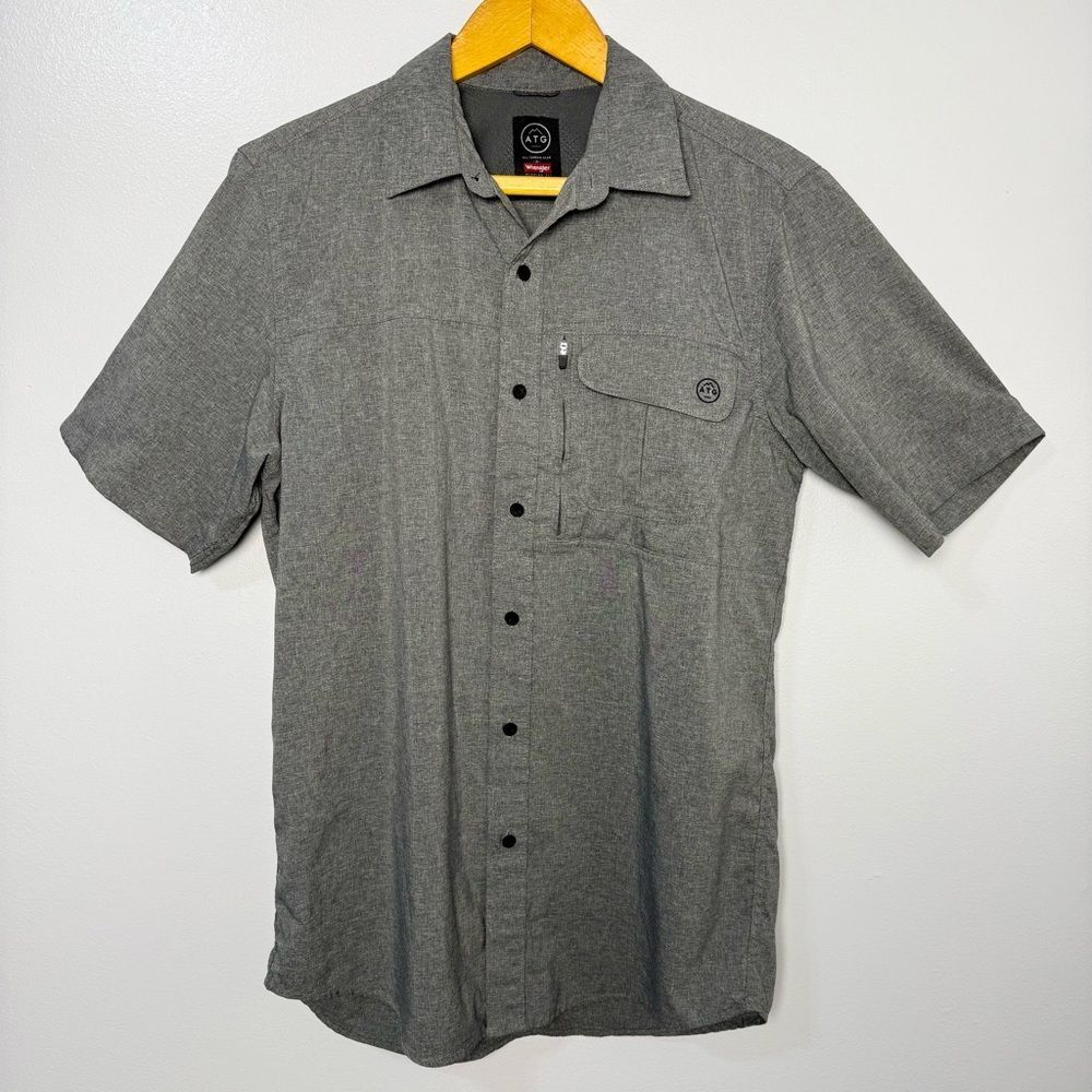 Wrangler Men's All Terrain Gear Charcoal Button Down Short Sleeve Shirt | M